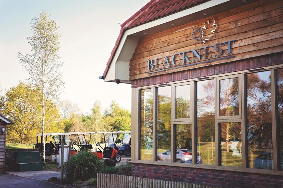 Blacknest Golf And Country Club Alton  Eksteriør billede