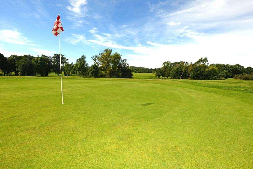 Blacknest Golf And Country Club Alton  Eksteriør billede